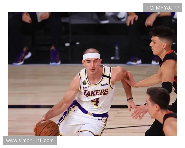 亚历克斯卡鲁索的篮球之路与个人魅力：从默默无闻到闪耀赛场的传奇故事